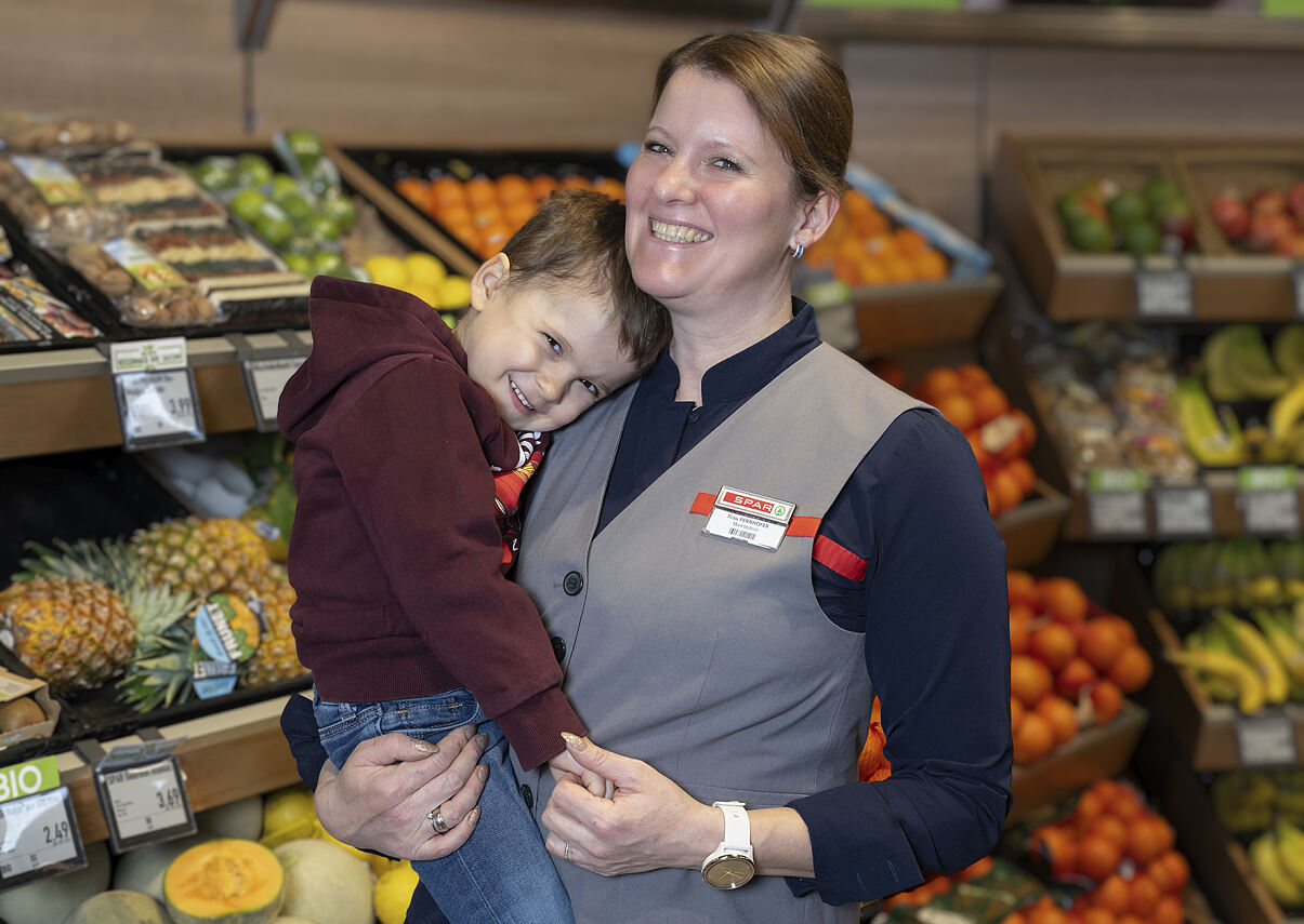 Pernhofer Bernadette ML Bergheim mit Sohn David 03