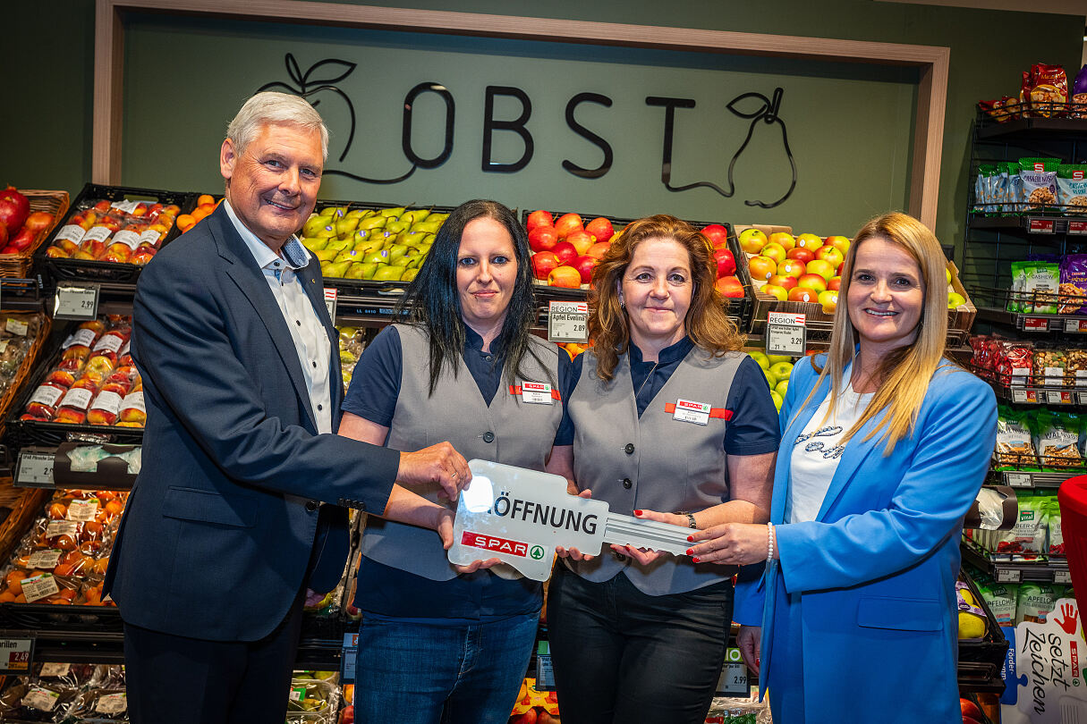 PR Foto SPAR Kaltenbach Schlüsselübergabe