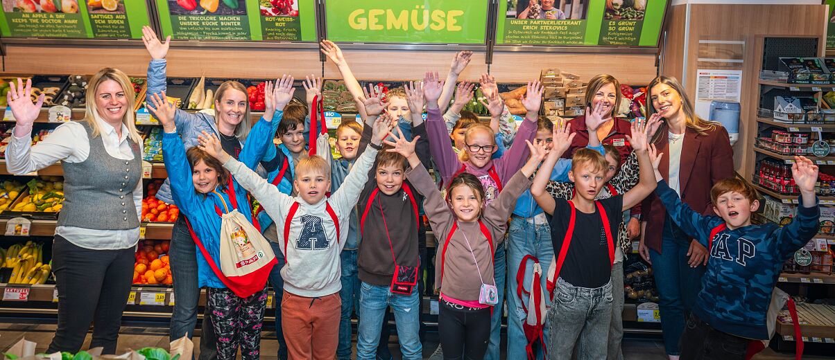 SPAR Salzburg Einkaufserlebnis Gruppenfoto