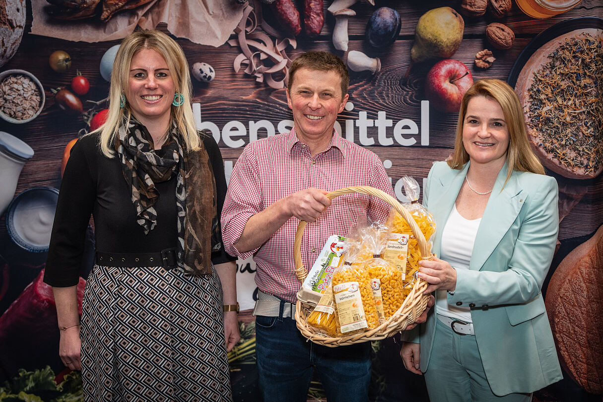 PA SPAR Ramona Eberl -Putz Ei Matthias Eder