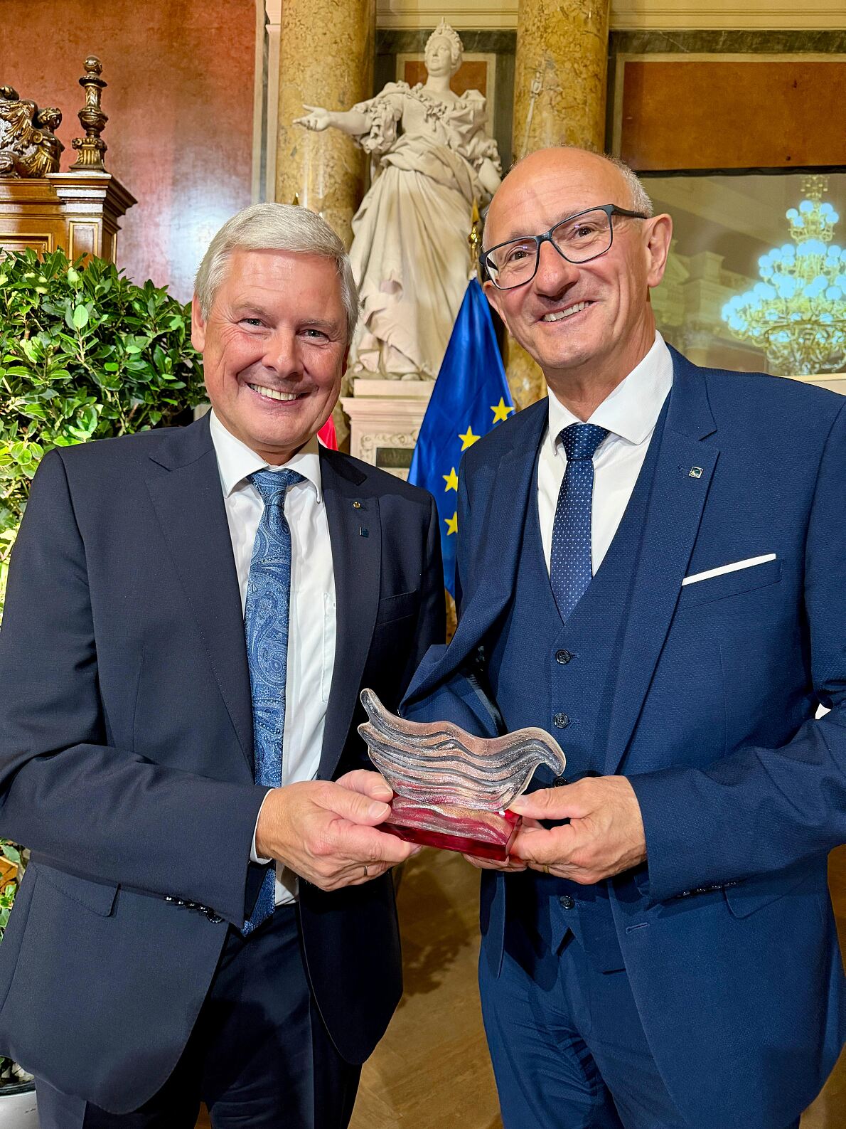 PA Foto Hans K. Reisch und LH Anton Mattle