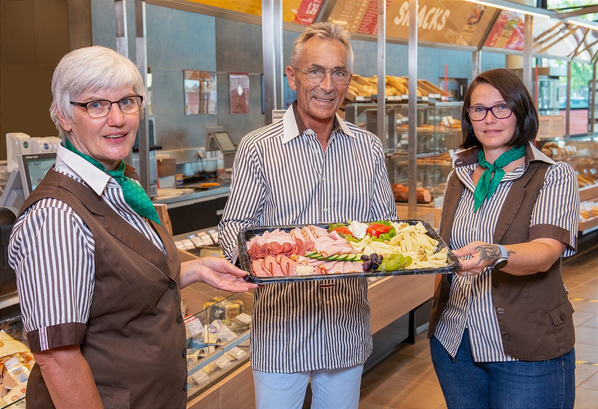 Eröffnung_SPAR_EH_Praxmarer_Team