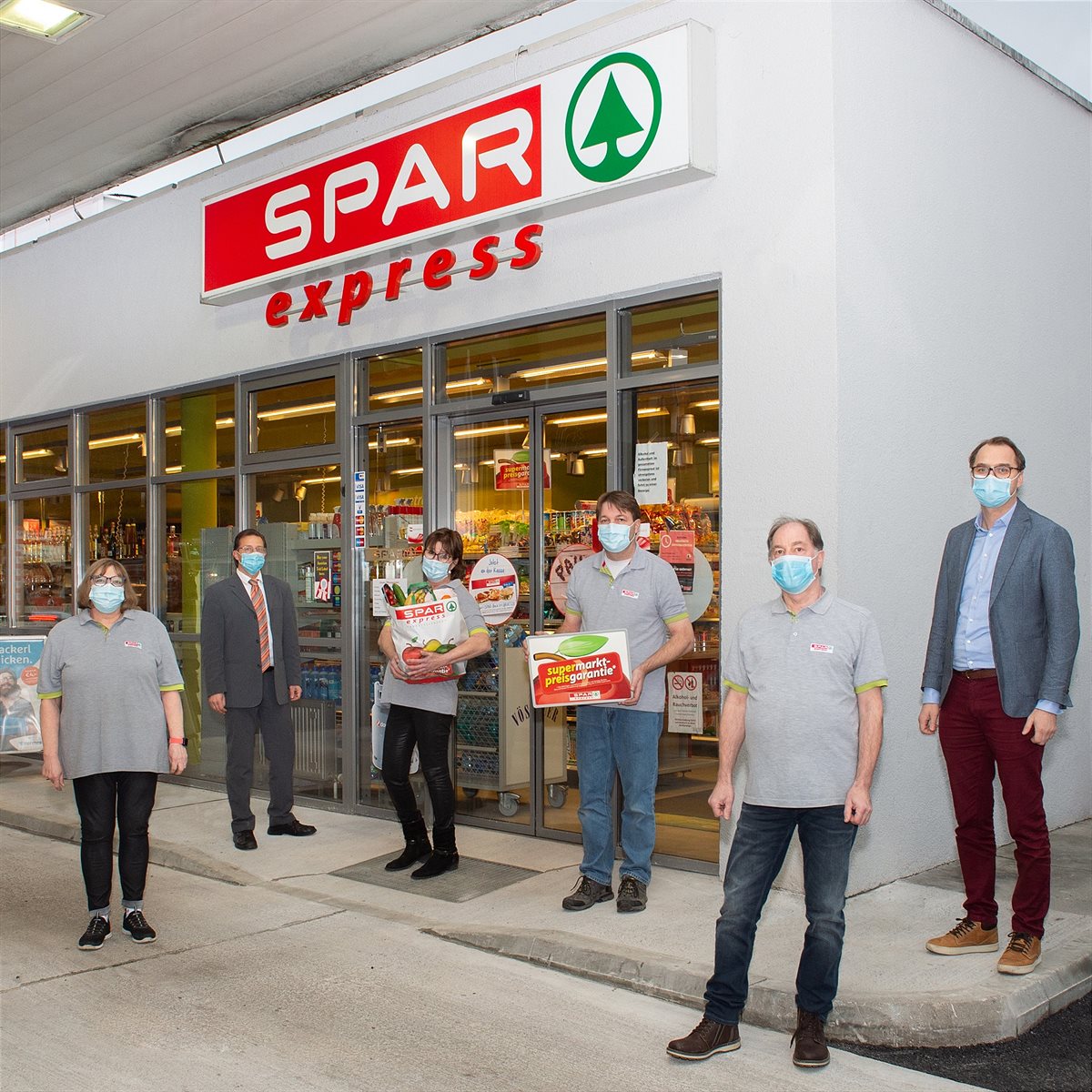 SPAR_express_Bischofshofen_Wiedereröffnung_Team