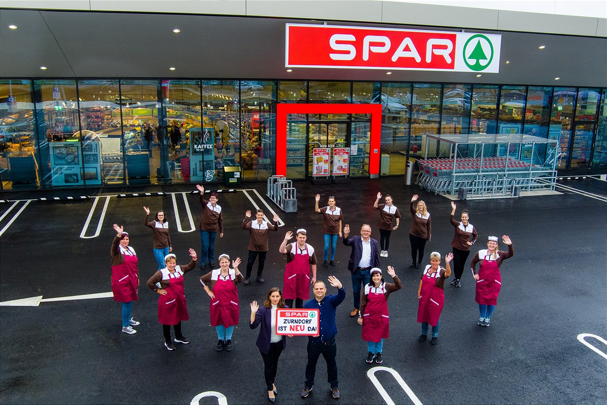 Das Team im neuen SPAR-Supermarkt Zurndorf