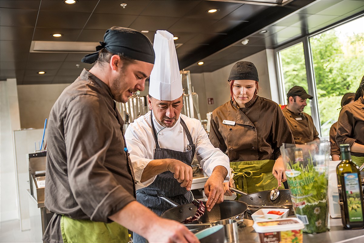 INTERSPAR-Mitarbeitende-Gastro-College