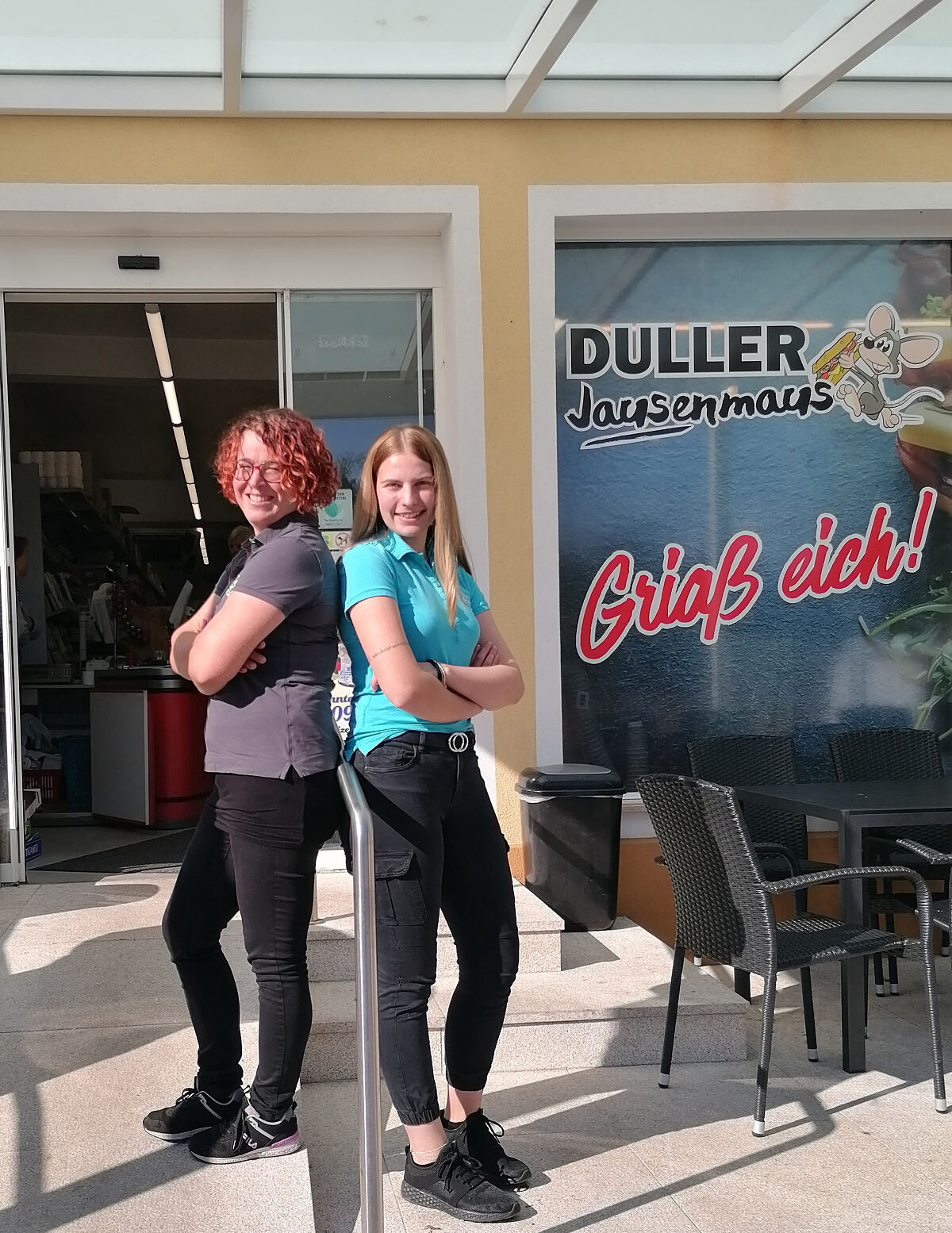 Lisbeth Duller und Lehrling Anja Lackner.jpg