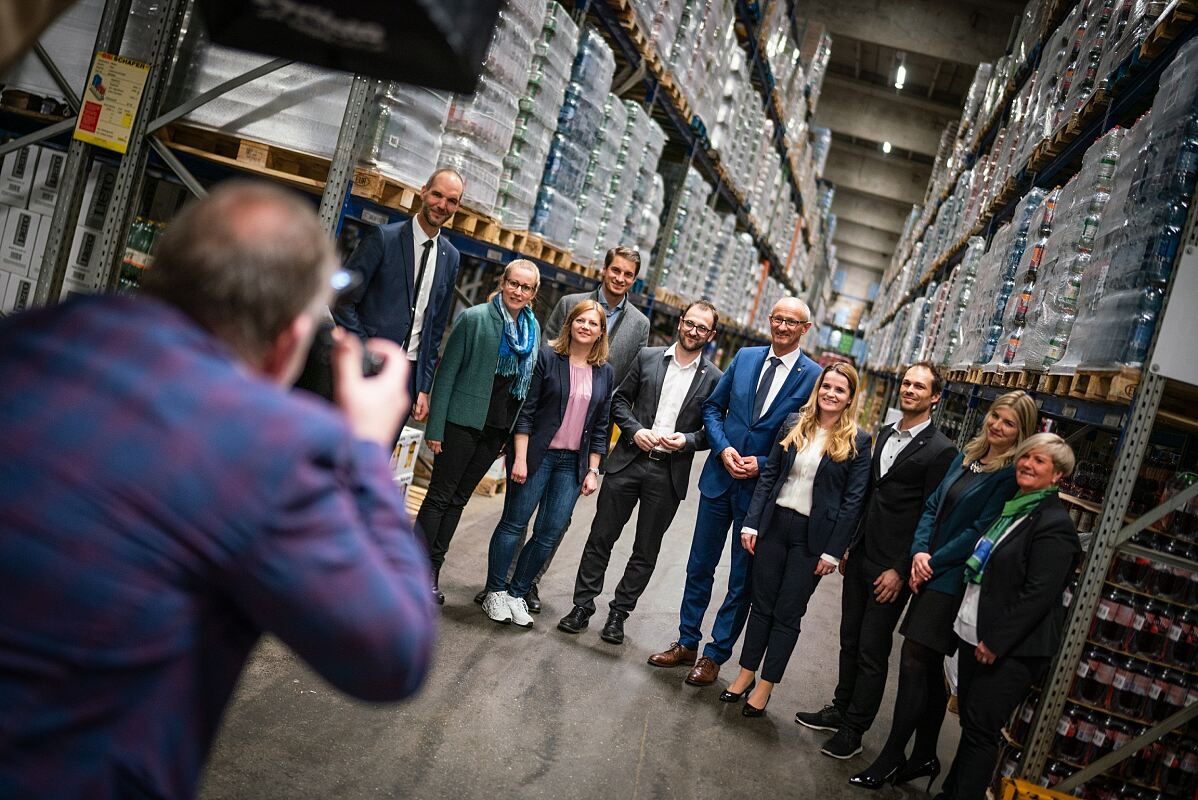 PR-Foto SPAR LH Mattle Führungskräfte Logististik_FISCHLER