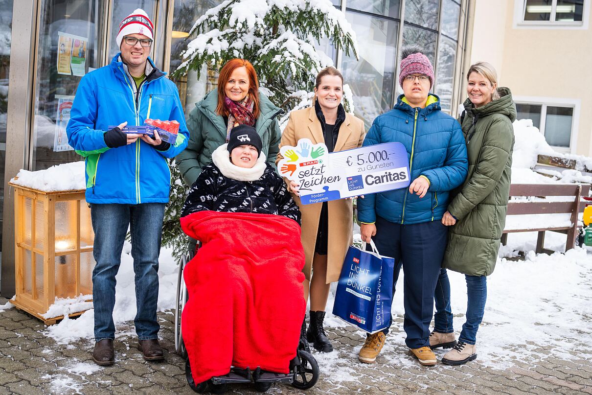 PA SPAR Spende Licht ins Dunkel Caritas Uderns Gruppe