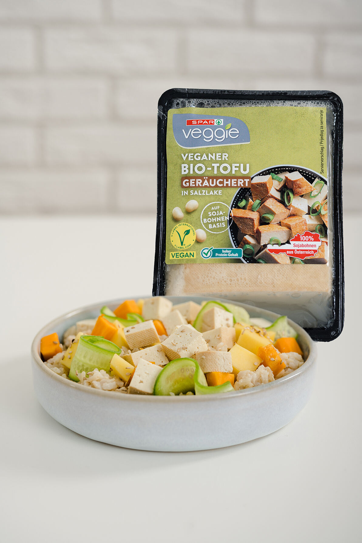 Bild 1 SPAR Veggie Veganer Bio-Tofu geräuchert in Salzlake