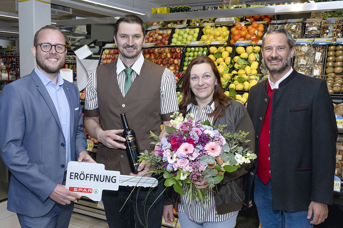 PR-Foto SPAR-Schlüsselübergabe Fulpmes 