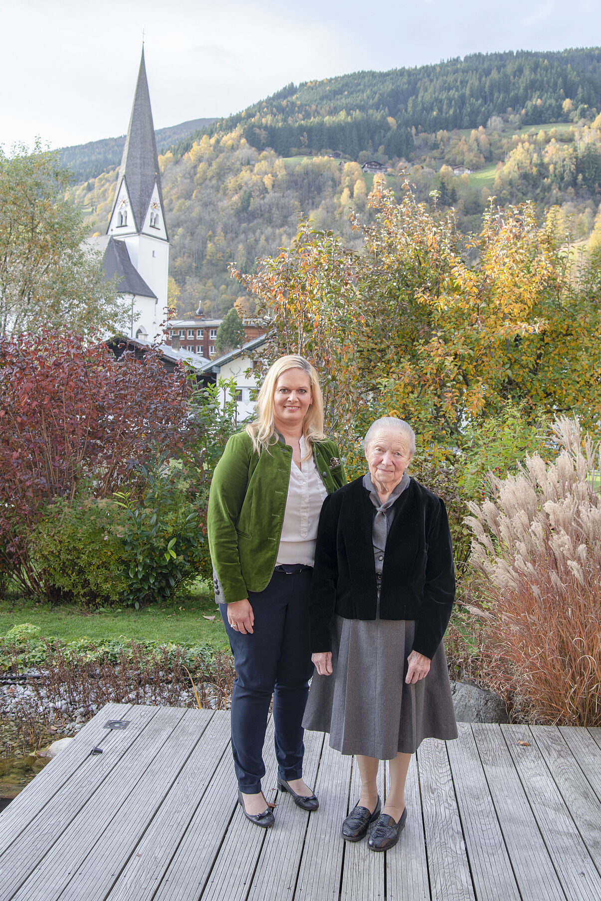 PA Foto 03 SPAR Gründungsfamilie Bramberg Hilda Arnsteiner und Eva Sendlhofer