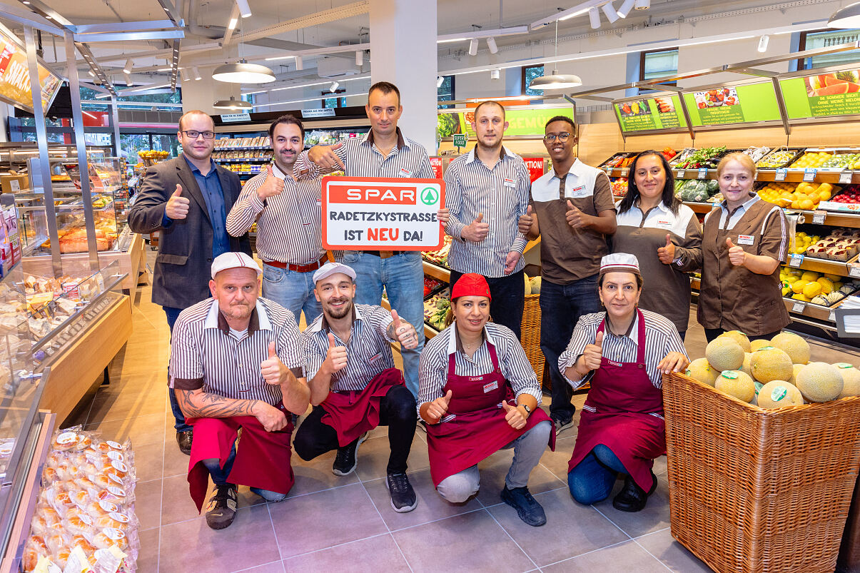 Das Team im neuen SPAR-Supermarkt in der Radetzkystraße