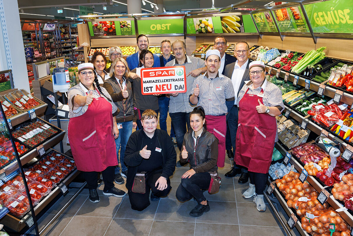 Das Team im neuen SPAR-Supermarkt