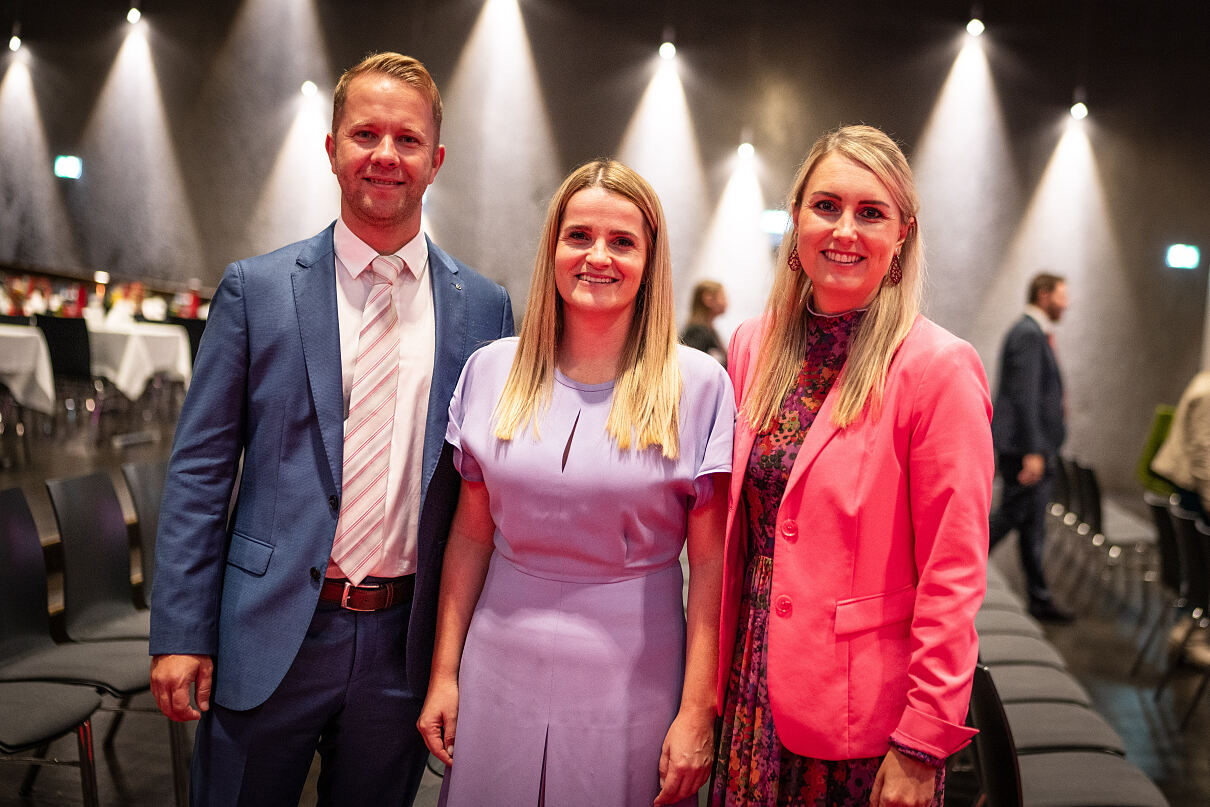 PR-Foto GF-Stv. und Leiter Filialorganisation v.l. Bram Wouters, Patricia Sepetavc, Martina Bichler