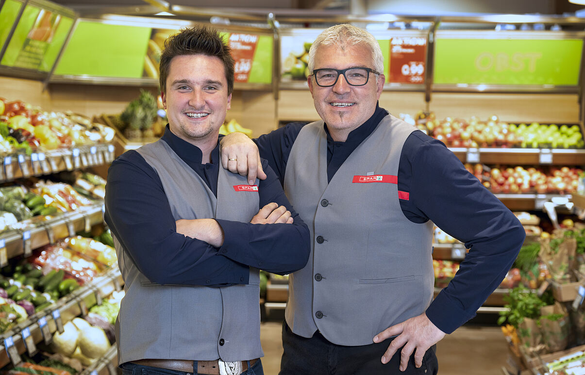 PR Foto_2 Personen_SPAR Kaufleute Walter (rechts) und Daniel Stadler Wildschönau