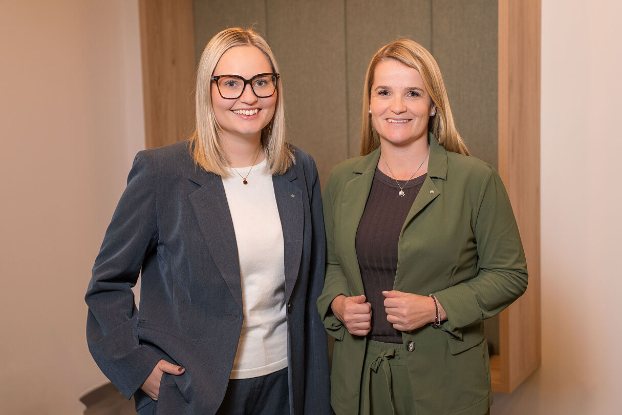 PR-Foto SPAR Personalleiterin neu Patricia Sepetavc und Lisa Braunegger