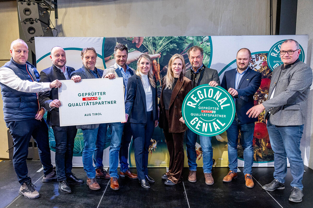 PR Foto SPAR Bezirk IL- Markus Falkner, Josef Norz, Josef Wopfner, Anton Giner, Martina Bichler, Cornelia Plank, Romed Wopfner sen, Romed Wopfner jun, Christoph Bliem